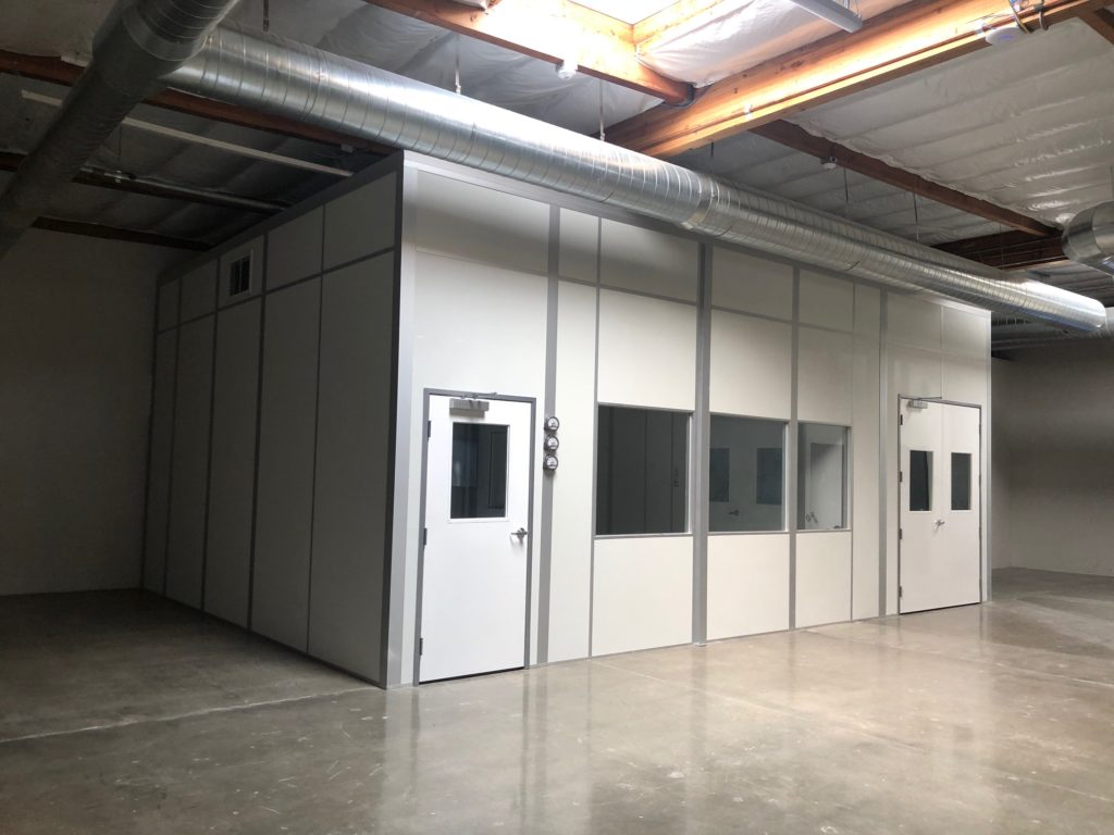 ISO 7 Cleanroom with gowning room and staging room
